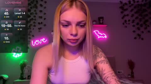 Candy online show from May 24, 9:58 am