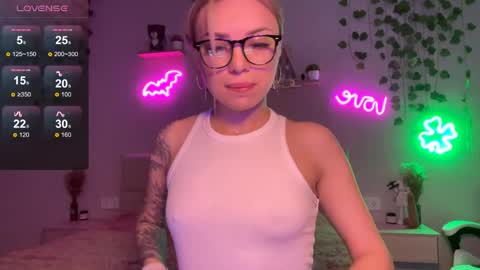 Candy online show from May 26, 7:26 am