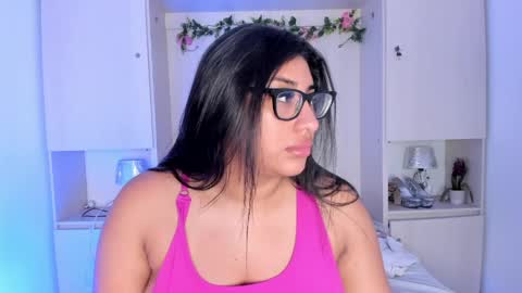 GABRIELA LOPEZ online show from April 2, 7:55 pm