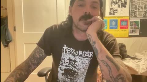 Snapshot of cantleavethehouse chatting on February 4, 8:09 am cantleavethehouse online show from February 4, 8:09 am