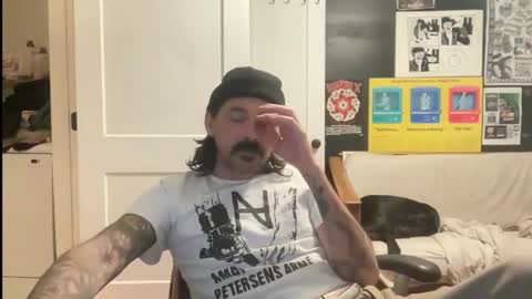 Snapshot of cantleavethehouse chatting on February 5, 8:52 am cantleavethehouse online show from February 5, 8:52 am