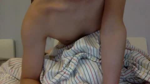 Snapshot of caobicao chatting on January 25, 2:26 am contrast moe online show from January 25, 2:26 am