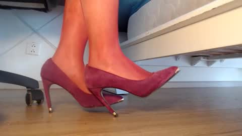 Snapshot of caolau chatting on September 21, 5:42 am Miss Di online show from September 21, 5:42 am