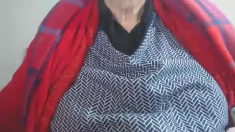 Cinzia  ex regina  online show from January 18, 4:00 pm