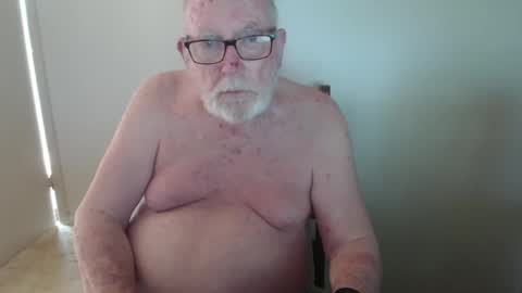 Snapshot of capt5105 chatting on January 29, 5:09 am capt5105 online show from January 29, 5:09 am