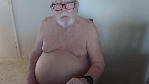 Snapshot of capt5105 chatting on February 2, 9:13 pm capt5105 online show from February 2, 9:13 pm