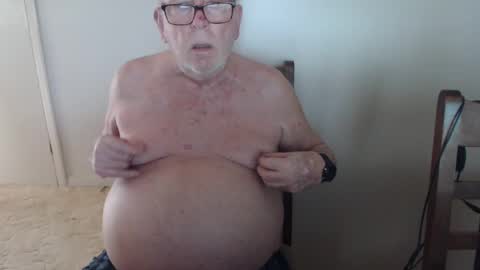 Snapshot of capt5105 chatting on February 9, 11:36 pm capt5105 online show from February 9, 11:36 pm