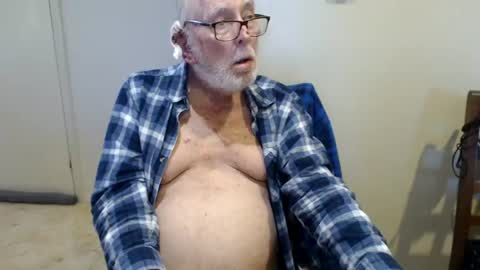 capt5105 online show from June 13, 10:51 pm