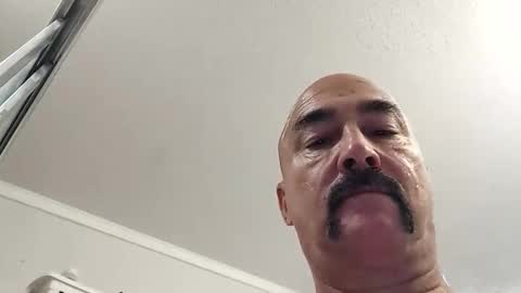 Snapshot of captaineros chatting on October 31, 1:23 pm Captain Eros online show from October 31, 1:23 pm