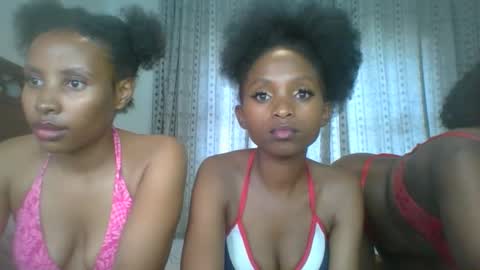 Snapshot of carababey chatting on February 14, 12:03 pm carababey online show from February 14, 12:03 pm