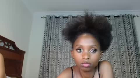 Snapshot of carababey chatting on February 16, 2:53 am carababey online show from February 16, 2:53 am