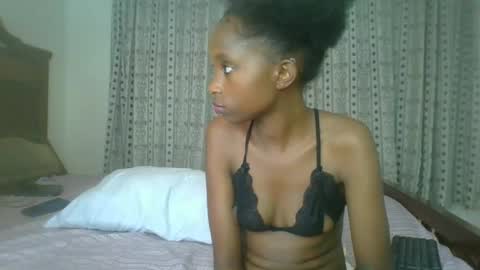 Snapshot of carababey chatting on February 17, 2:53 am carababey online show from February 17, 2:53 am