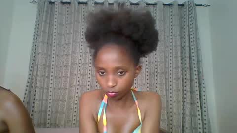 Snapshot of carababey chatting on February 21, 3:23 am carababey online show from February 21, 3:23 am