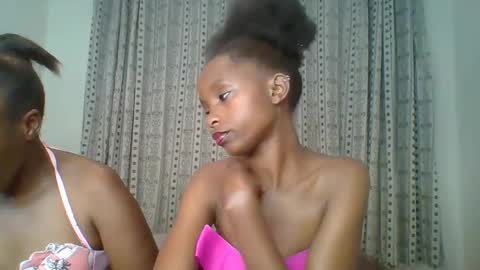 Snapshot of carababey chatting on February 24, 11:52 pm carababey online show from February 24, 11:52 pm