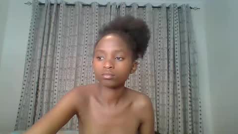 Snapshot of carababey chatting on February 27, 11:48 pm carababey online show from February 27, 11:48 pm