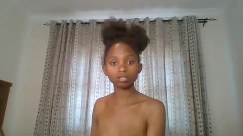 Snapshot of carababey chatting on March 3, 8:27 am carababey online show from March 3, 8:27 am