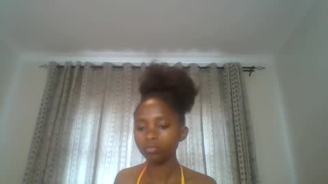 Snapshot of carababey chatting on March 4, 8:24 am carababey online show from March 4, 8:24 am