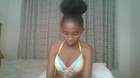 Snapshot of carababey chatting on March 6, 12:00 am carababey online show from March 6, 12:00 am