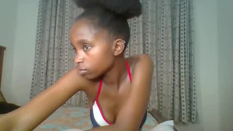 Snapshot of carababey chatting on March 8, 11:18 pm carababey online show from March 8, 11:18 pm