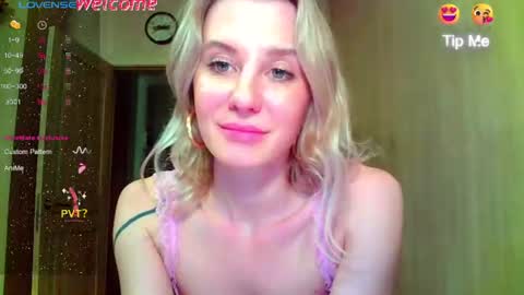 Snapshot of caramel_pie_ chatting on June 10, 9:25 pm caramel online show from June 10, 9:25 pm
