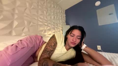 caramelmami26 online show from May 30, 8:55 am