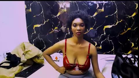 Snapshot of caramelminxx_ chatting on June 10, 8:02 am caramelminxx_ online show from June 10, 8:02 am