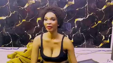 Snapshot of caramelminxx_ chatting on June 14, 8:05 am caramelminxx_ online show from June 14, 8:05 am