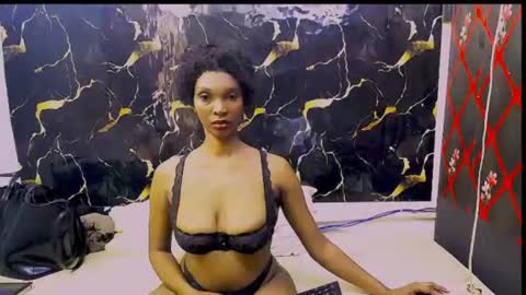 Snapshot of caramelminxx_ chatting on June 19, 8:07 am caramelminxx_ online show from June 19, 8:07 am