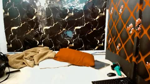 Snapshot of caramelminxx_ chatting on June 29, 7:25 am caramelminxx_ online show from June 29, 7:25 am