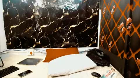 Snapshot of caramelminxx_ chatting on July 3, 8:21 am caramelminxx_ online show from July 3, 8:21 am
