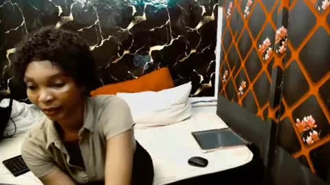 Snapshot of caramelminxx_ chatting on July 14, 8:30 am caramelminxx_ online show from July 14, 8:30 am