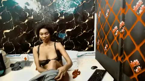 Snapshot of caramelminxx_ chatting on July 15, 7:57 am caramelminxx_ online show from July 15, 7:57 am