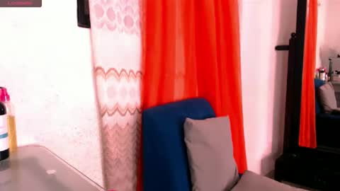 Snapshot of caramelo945256 chatting on May 19, 6:36 pm LILI online show from May 19, 6:36 pm