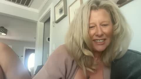 carebear5719 online show from March 21, 5:27 pm