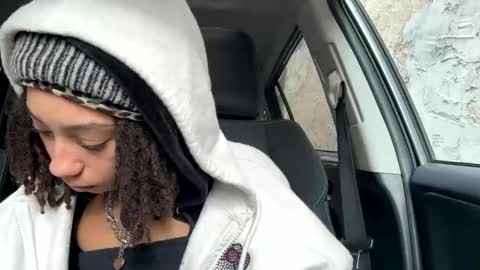 Snapshot of carebearx215 chatting on October 31, 2:18 pm carebearx215 online show from October 31, 2:18 pm