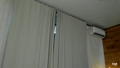 caressyourself online show from February 6, 11:21 am