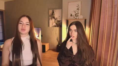 caressyourself online show from December 5, 5:38 am