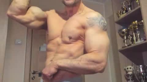 Laz online show from February 15, 11:23 pm