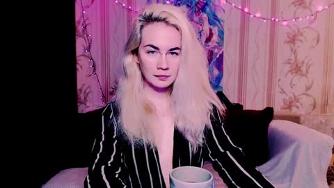 Snapshot of carinfox chatting on May 31, 4:14 pm Carin online show from May 31, 4:14 pm