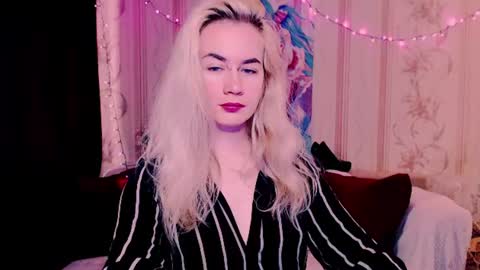 Snapshot of carinfox chatting on June 6, 7:24 am Carin online show from June 6, 7:24 am
