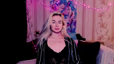 Snapshot of carinfox chatting on June 8, 3:07 am Carin online show from June 8, 3:07 am