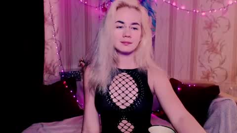 Snapshot of carinfox chatting on June 20, 6:27 am Carin online show from June 20, 6:27 am