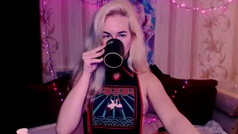 Snapshot of carinfox chatting on July 2, 8:59 pm Carin online show from July 2, 8:59 pm