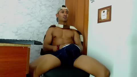 Snapshot of carl_jhonson1 chatting on December 23, 4:17 pm carl_jhonson1 online show from December 23, 4:17 pm