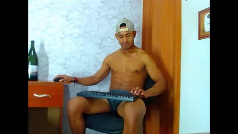 Snapshot of carl_jhonson1 chatting on December 26, 2:37 pm carl_jhonson1 online show from December 26, 2:37 pm