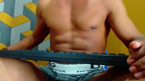 Snapshot of carl_jhonson1 chatting on December 30, 10:12 pm carl_jhonson1 online show from December 30, 10:12 pm