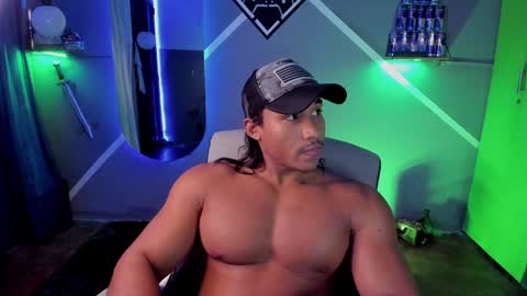 Snapshot of carl_smithh chatting on February 7, 5:10 am Carl online show from February 7, 5:10 am