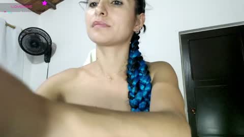 Snapshot of carla_lopex chatting on August 9, 3:23 am Carla online show from August 9, 3:23 am