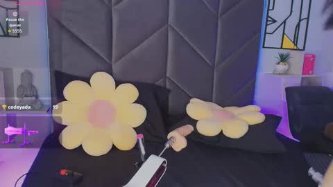 Snapshot of carlaguzman_ chatting on March 18, 6:33 pm Carla online show from March 18, 6:33 pm