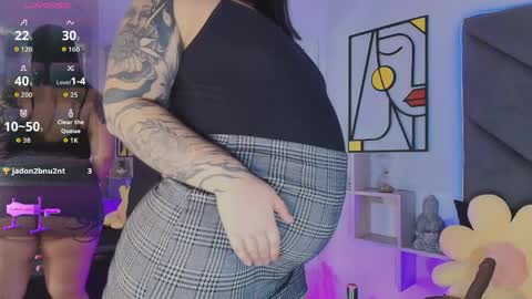 Snapshot of carlaguzman_ chatting on April 1, 4:48 pm Carla online show from April 1, 4:48 pm